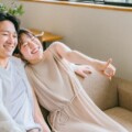 甘える女性
