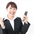 笑顔の女性